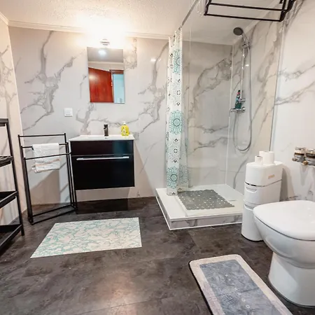 Moderner Altbau Für 3 Apartment