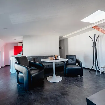 Moderner Altbau Fuer 3 아파트 *