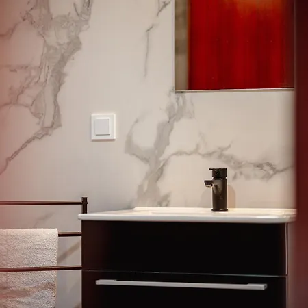 Appartamento Moderner Altbau Fuer 3 *