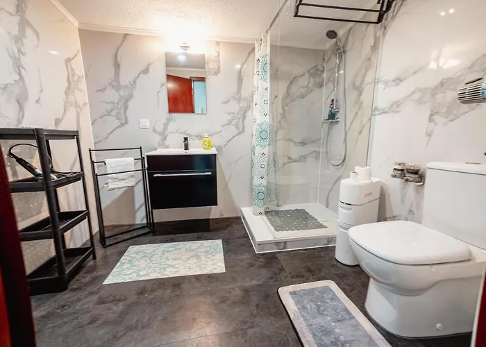 Moderner Altbau Fuer 3 Lägenhet